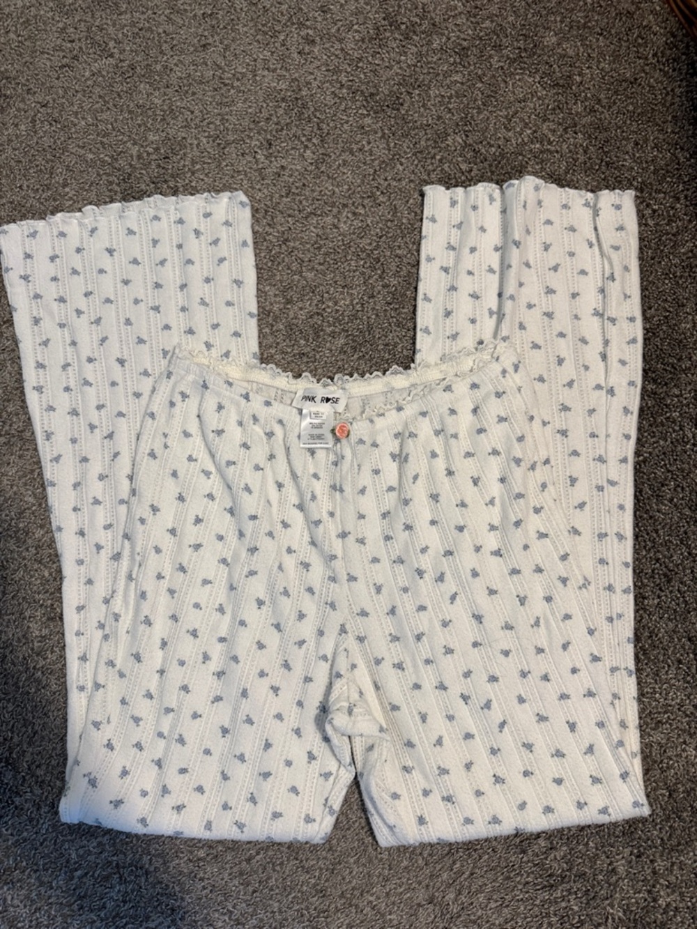 NWOT Pink Rose Cream Lounge Pants with Blue Floral Dots Large